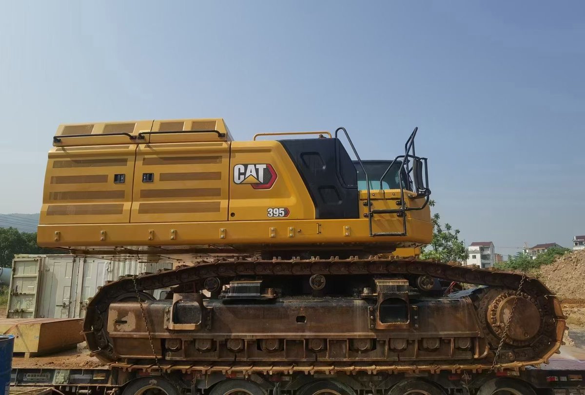 GohCheeWeng1's tweet photo. Delivered unused, Caterpillar 395. So long, farewell, auf Wiedersehen, goodbye. #excavator #excavators #EXCAVADORA #экскаватоp #mining #miningmachinery #miningequipment #usedmachinery #usedequipmentforsale #caterpillar #komatsu #macipion #MGCE #machinerytrader https://t.co/ZQwb9M6hWd