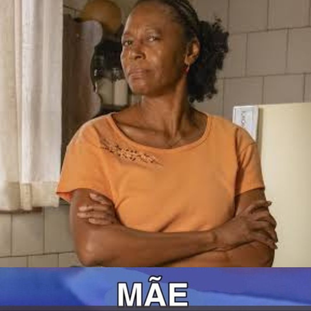 inácia: se eu fosse a senhora, não entrava assim toda descabelada...
eliana: foi o vento.
inácia: o vento faz é curva, principalmente no galinheiro dos outros.

A INÁCIA VÉI, É CADA LAPADA
#renascer