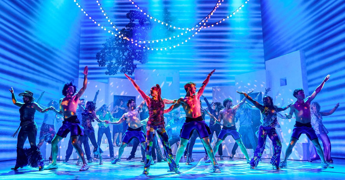 Musical 'Mamma Mia!' celebrates 25 years in London's West End reut.rs/4b030EH