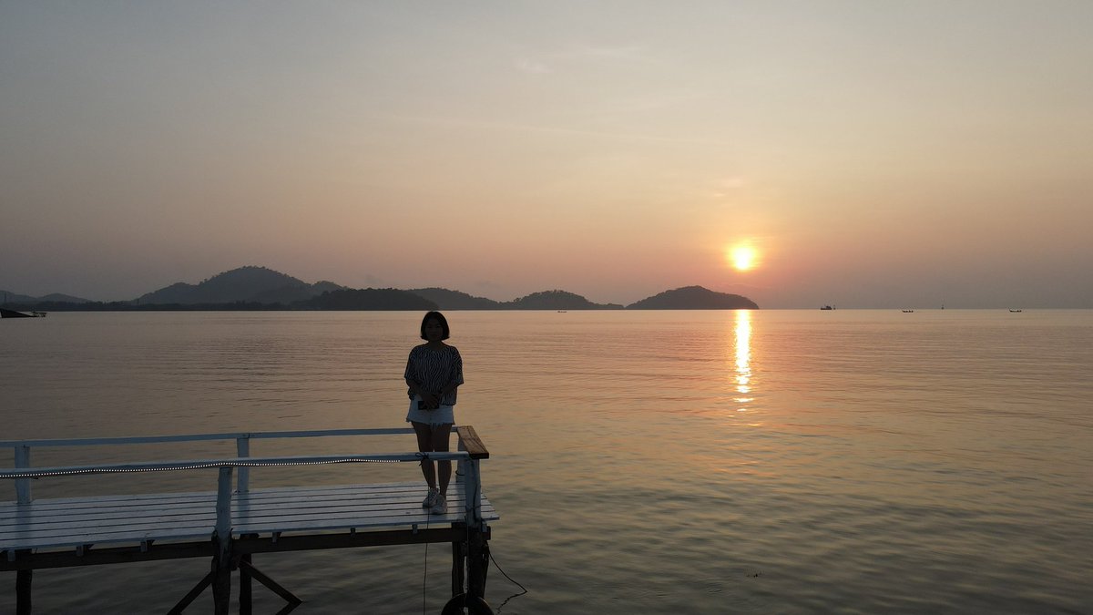 porrawatkul's tweet photo. กินกาแฟริมทะเล สะพานหิน https://t.co/vaiuHlTVfg