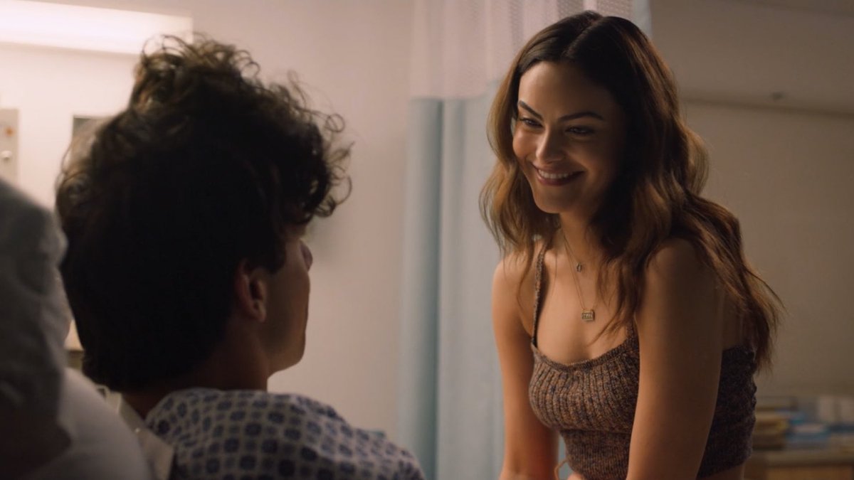 i4walsh's tweet photo. cada vez que a camila mendes falava em português no filme ‘música’ eu me apaixonava mais e mais https://t.co/4kBVEJrrFz