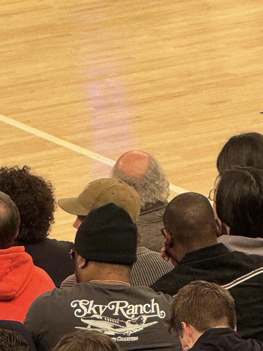 Knicks Up 60-52! #LarryDavid...Is In The House!