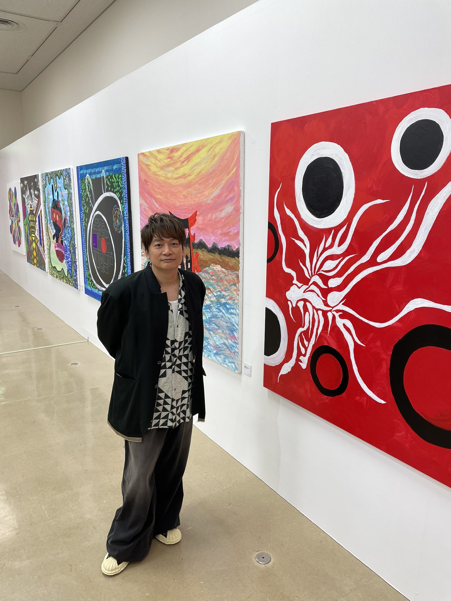 香取慎吾個展『WHO AM I』【公式】 (@whoami_tour) / X 香取慎吾個展『WHO AM I』【公式】 (@whoami_tour) / X