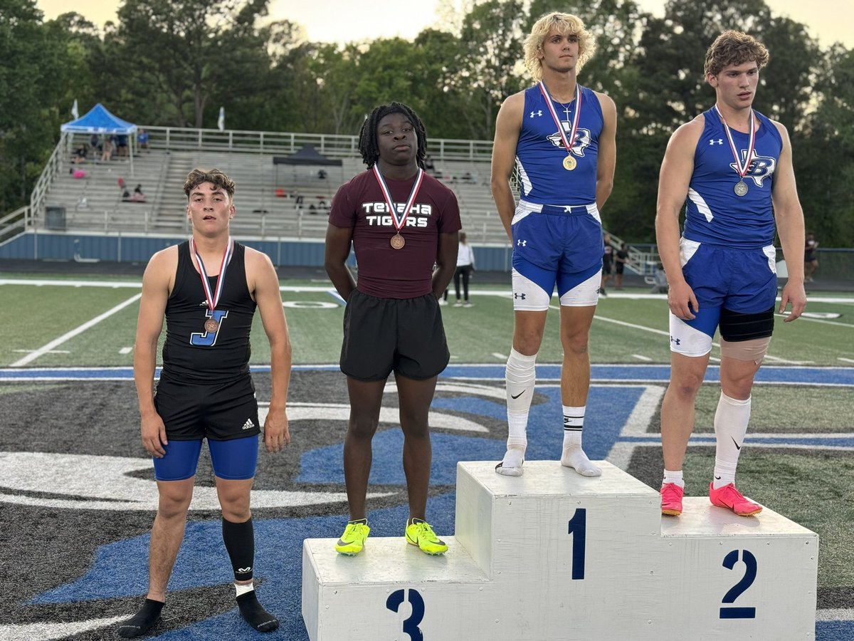 Area Qualifiers 400 Dash
Kajavion Ross