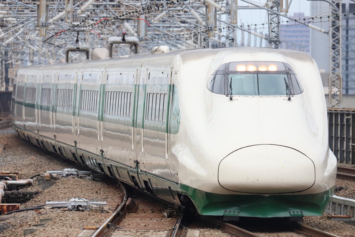 OPS_cityrabbit's tweet photo. 【E2系J66編成返却回送】
4月4日、新幹線総合車両センターのE2系J66編成が、臨時運用のため疎開先の新潟新幹線車両センターから返却されました(上野経由)。 https://t.co/Sl45Z8cOha