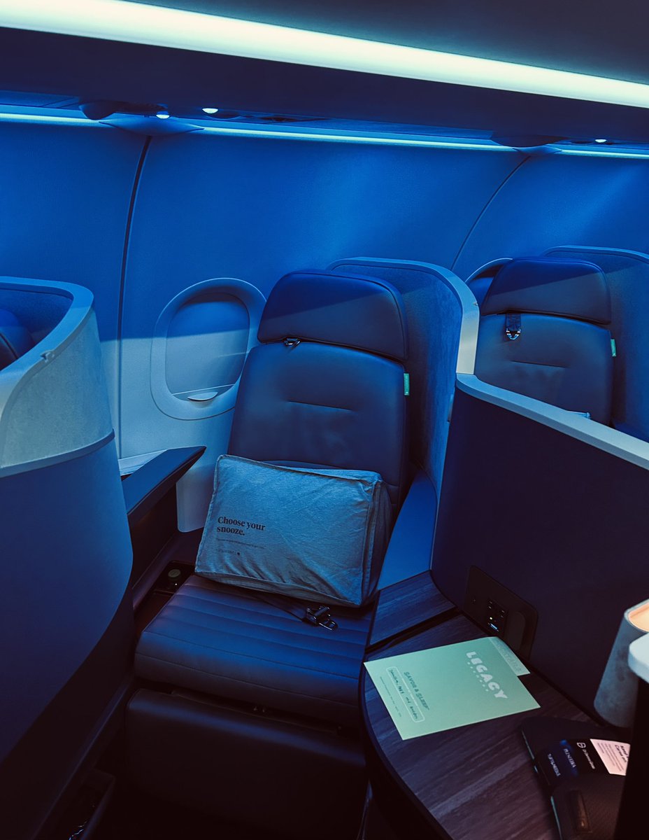NBGoodrich's tweet photo. “We flyin' the first class, up in the sky” https://t.co/07TcMy0Hla