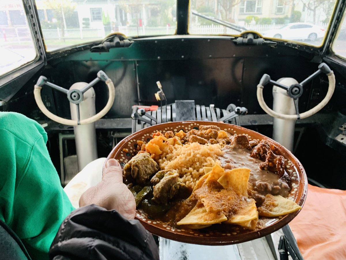 DaleYurongABC30's tweet photo. Eating in a plane tonight for #DineNDish #Liveat6 Any guesses where in central California I might be? https://t.co/d2ooVkvWsL