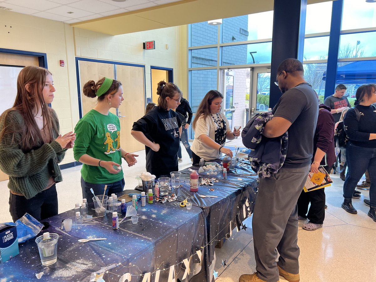 dschenz45's tweet photo. 2nd Annual Family STEAM Night was a huge success. Attended by over 200 people who came to enjoy the ‘Totally Eclipsed’ theme. Thanks to all who presented, participated and attended. #CometSmart https://t.co/tmwzUk3cJK