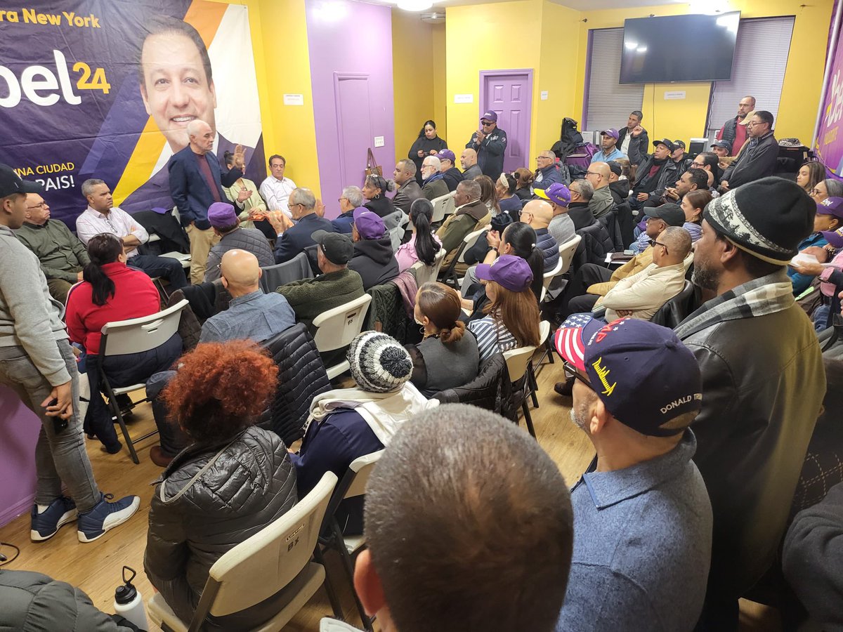 ||EN DESARROLLO||

A casa llena 💜
Asamblea General informativa rumbo al 19 de mayo victoriosos.
Con la presencia del enlace de campaña Rafael Medina.

También presentes, el presidente estatal, Luis Lithgow, Miguel Suriel, Coordinador de campaña; coordinadores de condados;