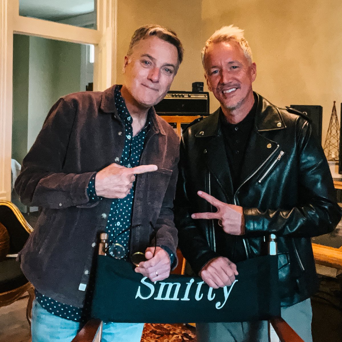 Two dudes walk into a studio… 
#staytuned #michaelwsmith
<a href="/michaelwsmith/">Michael W. Smith</a>