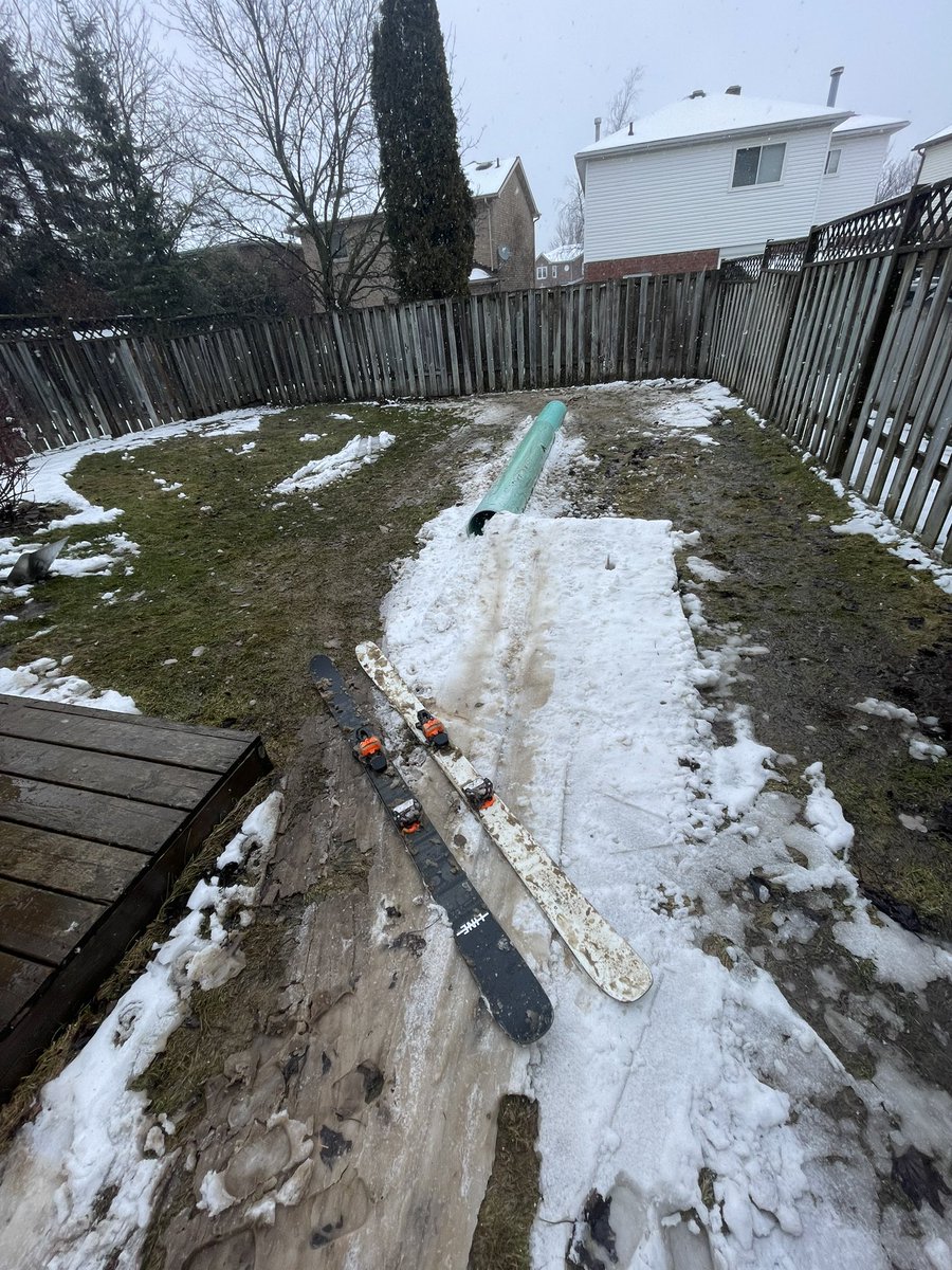 skiingwithEthan's tweet photo. Decided to go skiing today with the snow!! It was muddy. #skiing #slush #mud https://t.co/PYIBwXrYDG