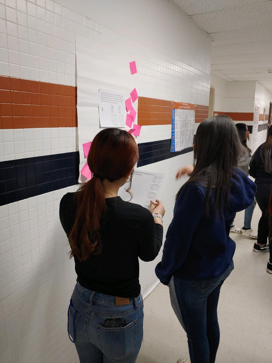 Prater222's tweet image. This lesson was planned by our amazing 8th grade team for Advisory Intervention. @abustillos13 @Mrs_Ritch💪 At RMS we don’t stop. Team Work Makes the Dream Work 🧡💙 @FORtheValley_DM #InterventionForAll #Growth #OurKids #8thGrade