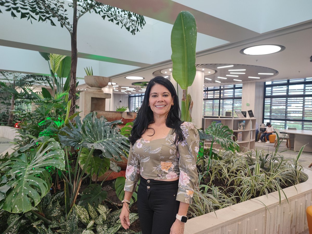 EIMCM_UIS's tweet image. ¡Orgullo UIS! 💚 Nos emocionó recibir a Zaida Rojas, orgullosa #egresada de Ingeniería Metalúrgica #UIS. Compartió su experiencia y éxitos en Canadá🇨🇦, destacando la importancia de su formación en la #EIMCM. ¡Le deseamos lo mejor en su regreso a Canadá 🍁🏂🏿✨! 🎓🌟 #FamiliaUIS