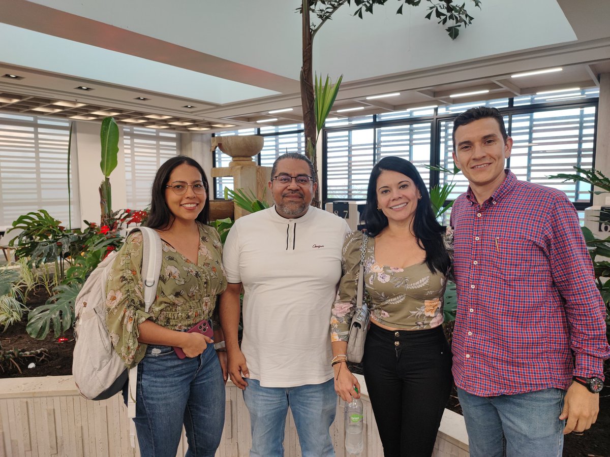 EIMCM_UIS's tweet image. ¡Orgullo UIS! 💚 Nos emocionó recibir a Zaida Rojas, orgullosa #egresada de Ingeniería Metalúrgica #UIS. Compartió su experiencia y éxitos en Canadá🇨🇦, destacando la importancia de su formación en la #EIMCM. ¡Le deseamos lo mejor en su regreso a Canadá 🍁🏂🏿✨! 🎓🌟 #FamiliaUIS