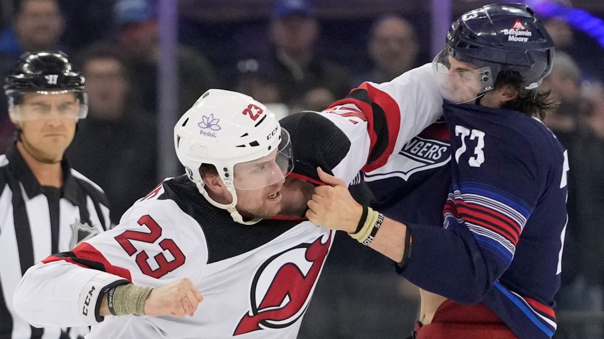 Wednesday, NHL on TNT TV Ratings: 559K: Devils vs Rangers 337K: Oilers vs Stars The doubleheader averaged 448,000 viewers across the two games, up 12% vs. last year’s comparable night. Devils-Rangers is TNT’s most-watched non-Winter Classic game since Nov. 30th (DET-NYR, 757K).