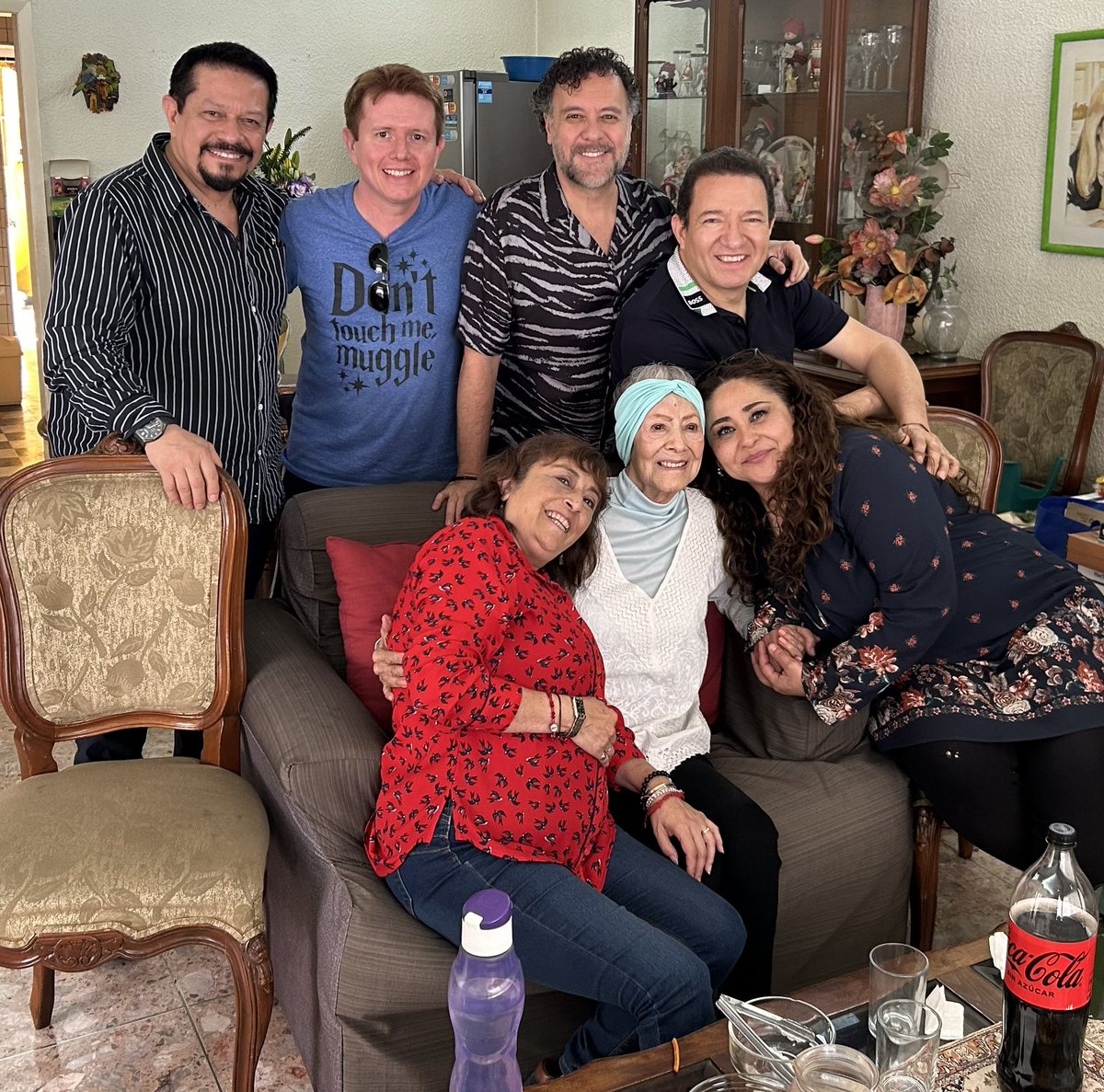 renegarciaactor's tweet photo. Hoy pudimos disfrutar enormemente a la amada Madrina, Gloria Rocha.
Es la culpable de cambiar nuestra vida para siempre ❤️ https://t.co/8fJzCepdft