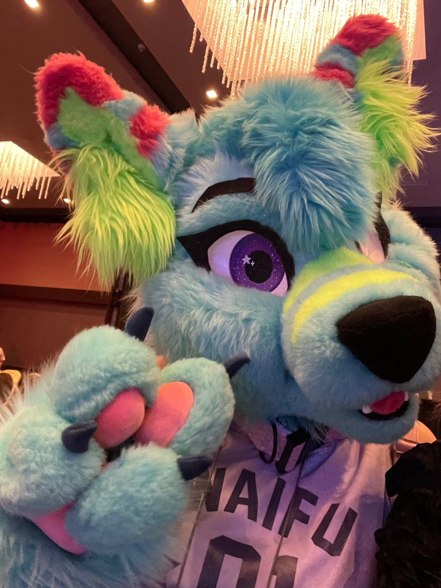 awooDelmi's tweet photo. GSFC tomorrow!! I hope to see some of your cuties there~! Feel free to say hello, I love making new friends and gentle hugs! I have a cute lil 80s outfit planned too! ^_^ https://t.co/wj1HXDiv2a