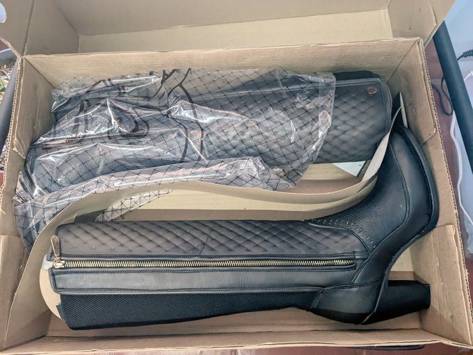 New boots!!! https://t.co/91wKdVxb5j