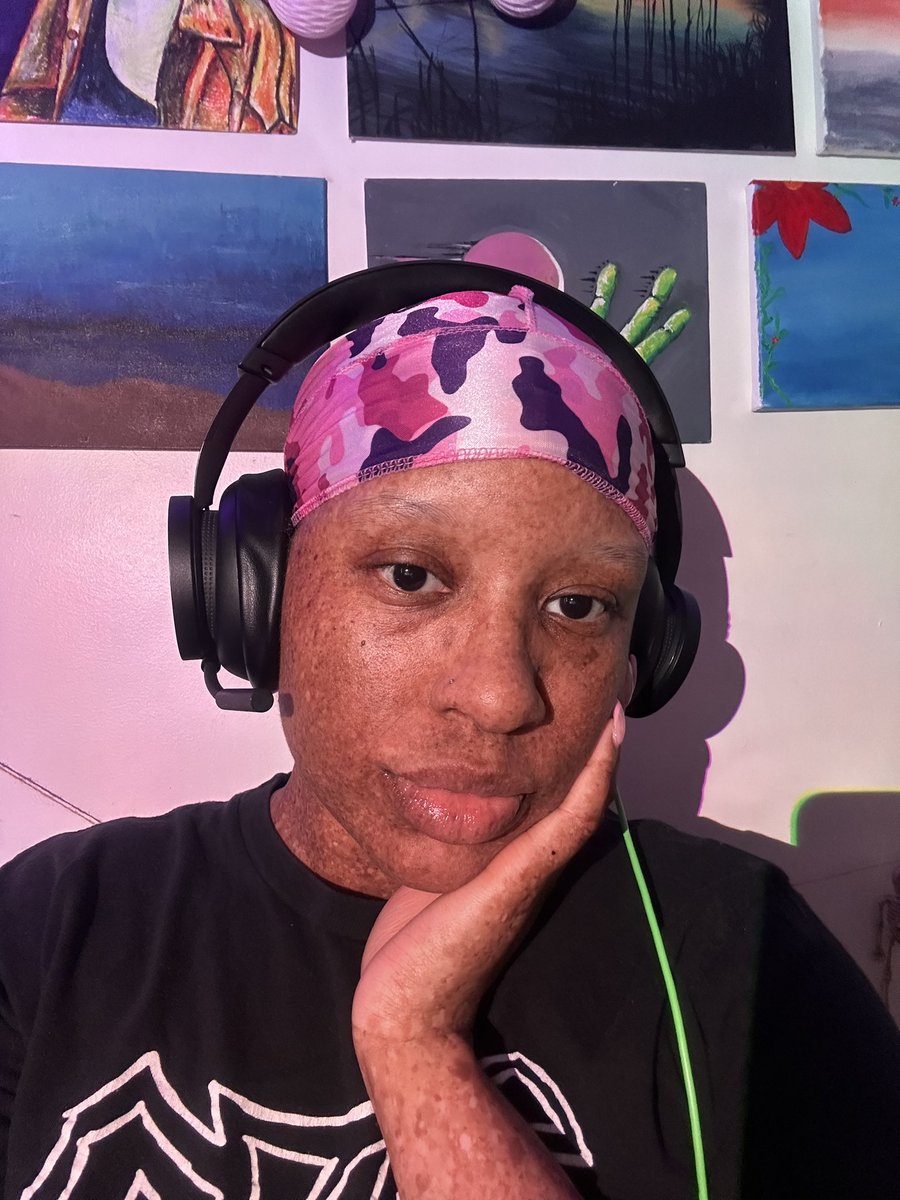 freckledn's tweet photo. I’m live!

https://t.co/eRtKWA7nwz https://t.co/0VXHQ4UJOh