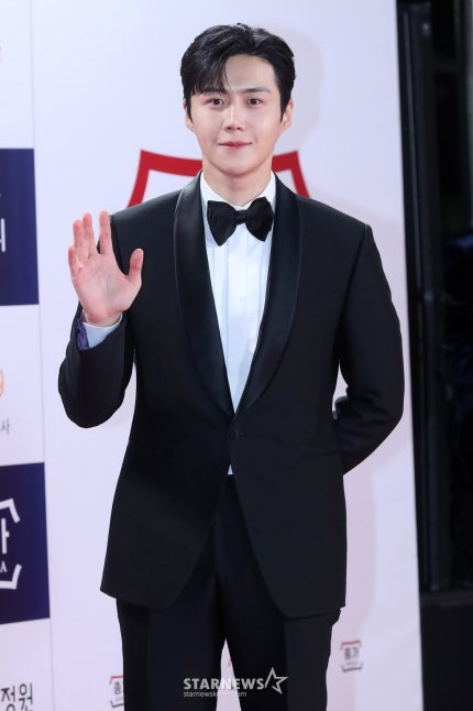 seonho_myhihyu's tweet image. “I think in the past it was just enjoyable. Of course, acting is still enjoyable at present, but it’s also true that there are times that it’s hard &amp;amp; painful. I think a good actor for me is still “an actor I want to work with again next time”

#KimSeonHo 

n.news.naver.com/article/108/00…