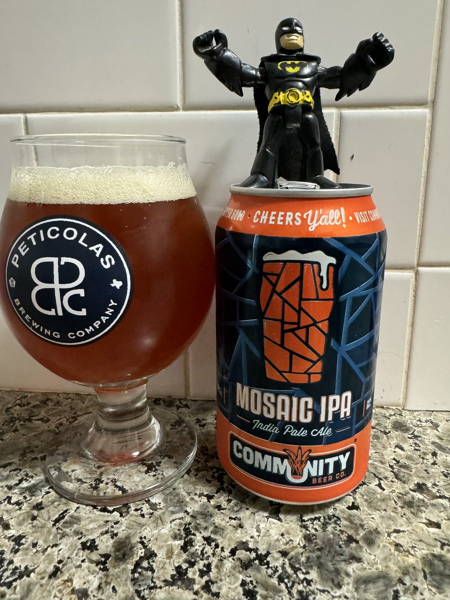 Got my favorite local IPA for #ThirstyThursday @CommunityBeerCo @ManvsAle @JonMontag @Just4BeerLovers @ASFreed @Kubrickx @DallasF81534236 @qblacklock @impopsy @ephoustonbill @abuddyofmine @amethyst_heels @RealBMaxwell @RJellyman @Senor_Greezy