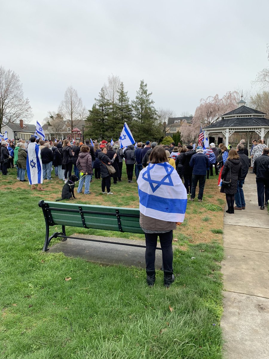 “Jewish people are not going to stop existing. We will be here and the hate will not drive us out. But our love will drive out the hate.” @NBCPhiladelphia at 11pm