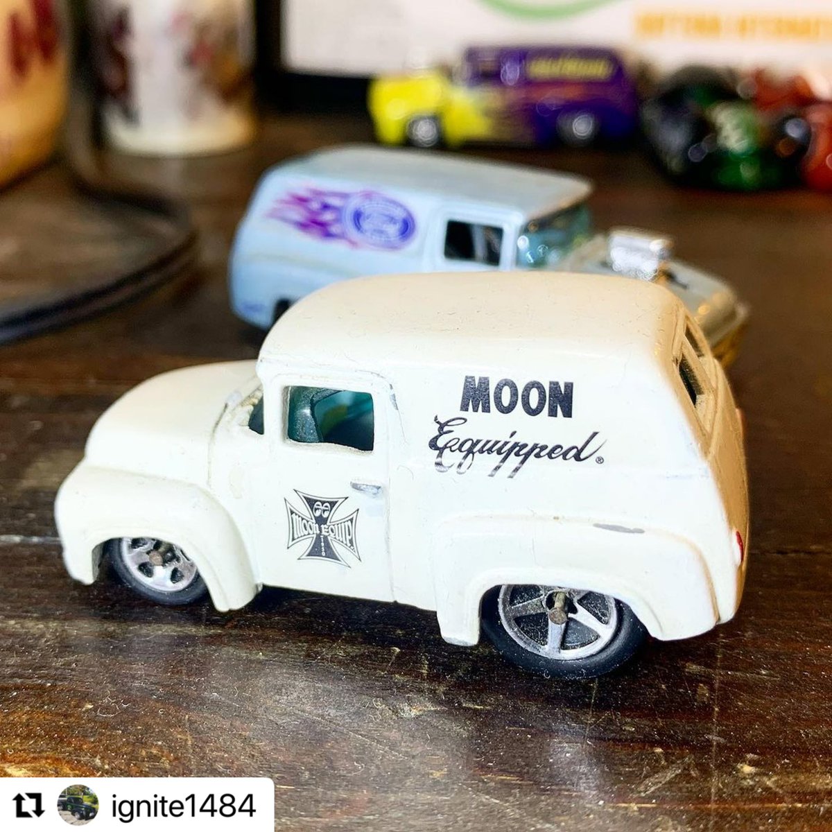 stickyfrog_'s tweet image. HOT WIRE様でデカール販売開始いただきました💫
お近くの方はぜひ〜！🐸

maduro-online.jp/car&amp;amp;bike/17830

#hotwire #mooneyes #stickyfrog #HotWheels #ムーンアイズ #デカール #ホットウィール