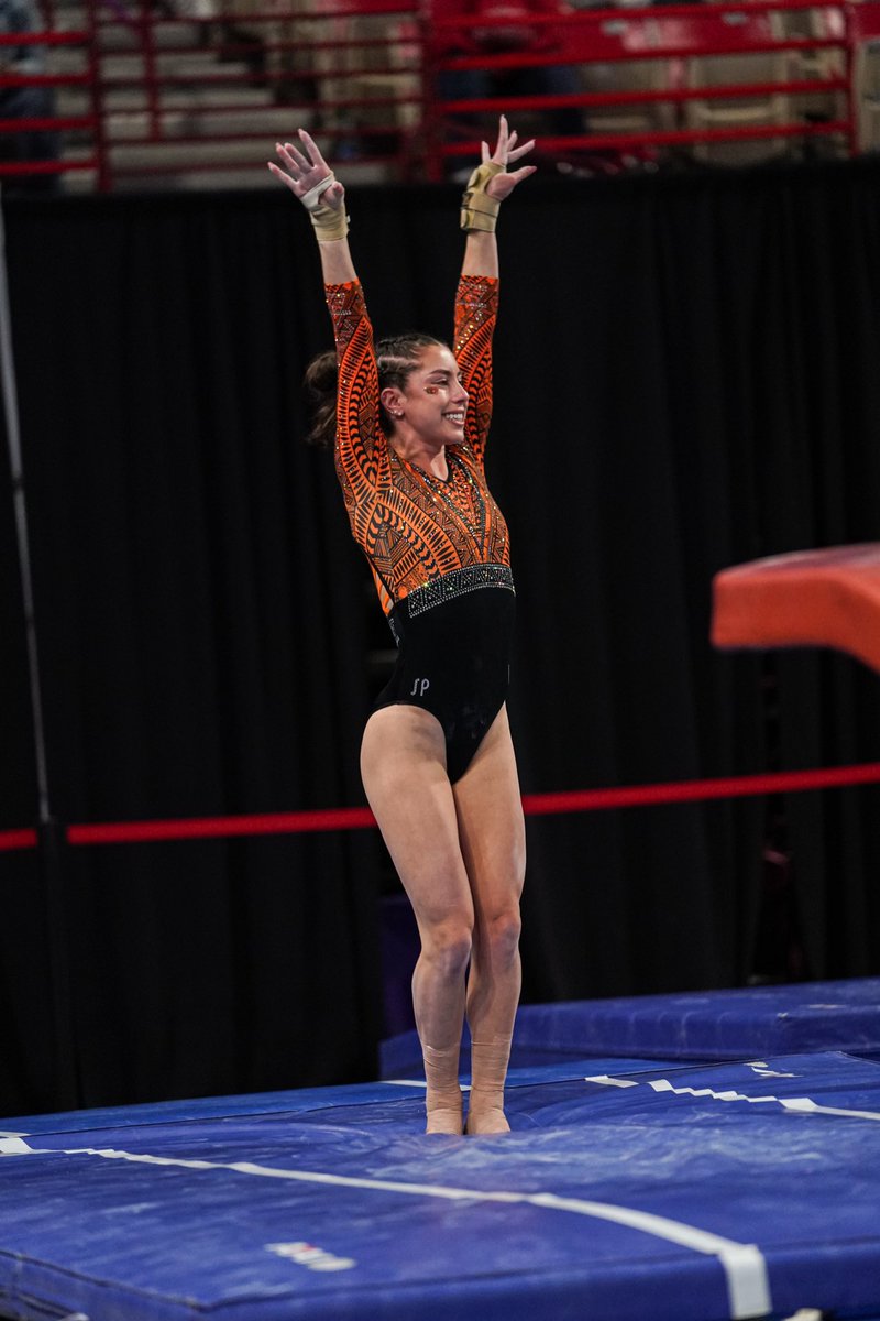KG follows it up with a 9.750 of her own - up next, Sage Thompson. #GoBeavs