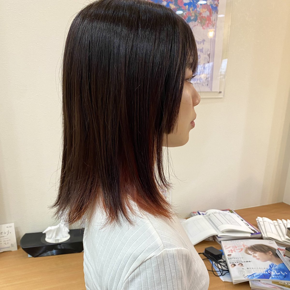 HairViho's tweet photo. カット＆インナーカラー✨️
少し姫カットっぽいカットに色持ち重視で濃いめのの色をを入れました( ˇωˇ )
春から大学生になる皆さん、今のうちにやってみたいヘアスタイルに挑戦してみましょう👌🏻

 #春から高知大学 
 #春から高知大 
 #インナーカラー
 #ダブルカラー
  #高知美容室
 #高知市美容室 https://t.co/WsNZ9TnkMN