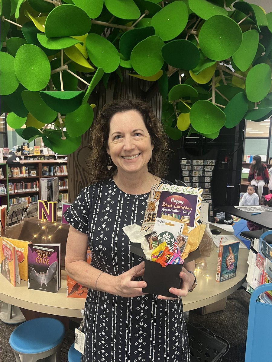 Happy School Librarian Day! Today, we’re sending a big shoutout to Mrs. Roeder, our amazing librarian who opens doors to knowledge & imagination every day. Thank you for fostering a love of reading & learning in our school community!#LoveForLibrarians @JulieRoederAFL @HumbleISD