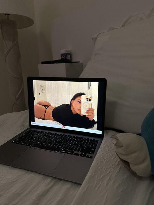 cyber s*x 🥸 https://t.co/8uQBT1L029