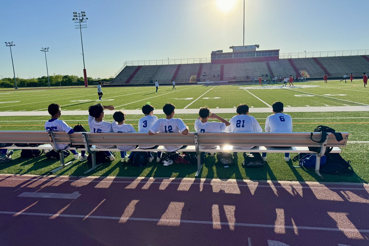 Congratulations to the AHMS Boys Soccer team on a 4-1 WIN vs. Pilgrim Academy ⚽️🥅⚽️ #HamiltonMiddleScool @petecarter3 @MrsAgnew18 @JobsonMath @MrsAguasTweets @HISDCentral @HISDAthletics @BluiettLucretia @PilgrimHISD @TeamHISD @HoustonISD @BrettStidham