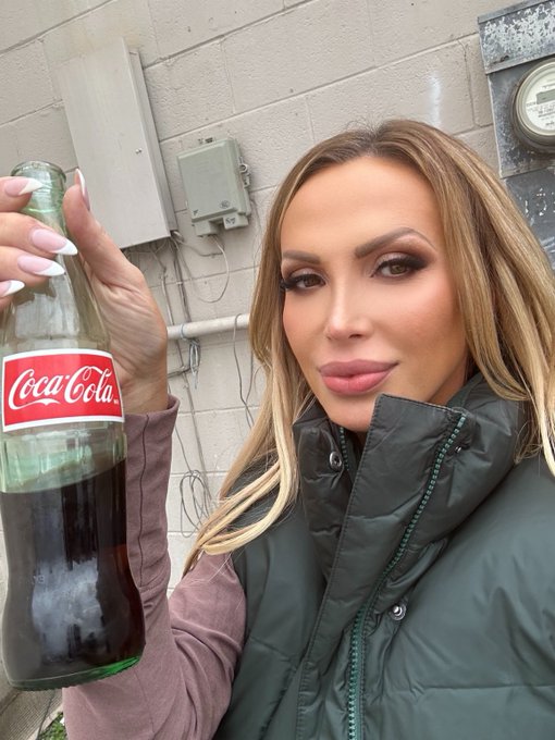 Mexican cola is the shiiit https://t.co/yxEOPUywwn<a href="/tag/benzmafia"class="tags"><span>#benzmafia</span></a>