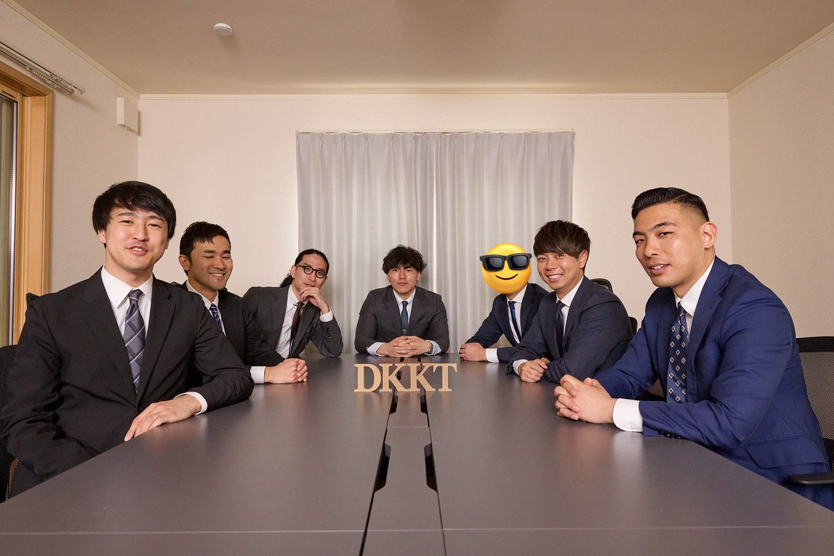 dkktcpa's tweet photo. 株式会社ＤＫＫＴ、税理士法人ＤＫＫＴは、本年度新たに会計士のメンバー2名が加わり、且つ、弊社メンバーの山田が修了考査合格し、公認会計士6名体制になります！(写真も撮りました📷)

より多くの皆様のお力になるべく、粉骨砕身努力して参ります。
宜しくお願いします！

https://t.co/Vhm4vU5PNg https://t.co/THd8YAXZc0
