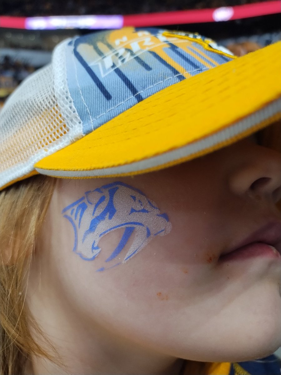 GsmProductionTn's tweet photo. My daughter Wants to meet gnash so bad she feels asleep at the last game and missed him. @PredsNHL we here tonight she hoping to meet him https://t.co/yUWGurELsY