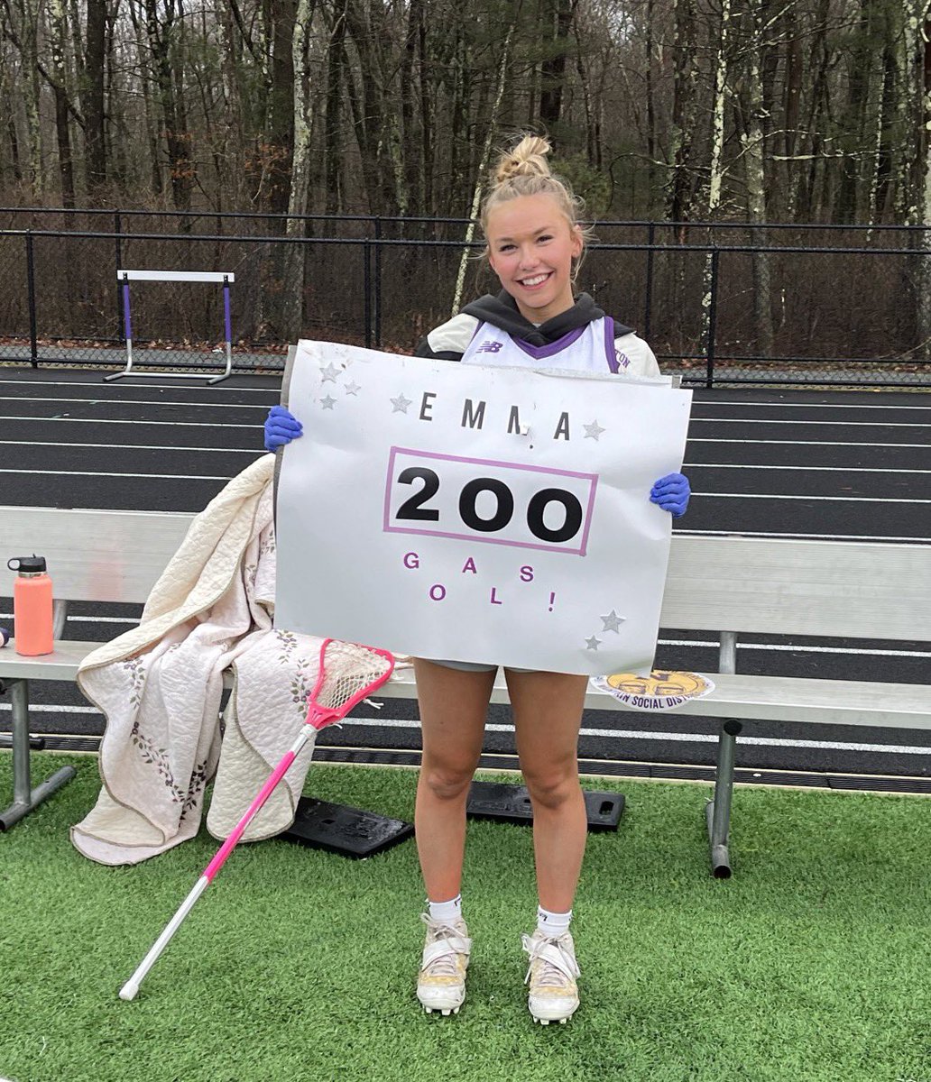 Yesss Emma!!! Emma hit 200 goals with her 3 goals and 2 assists tonight! 🥍
