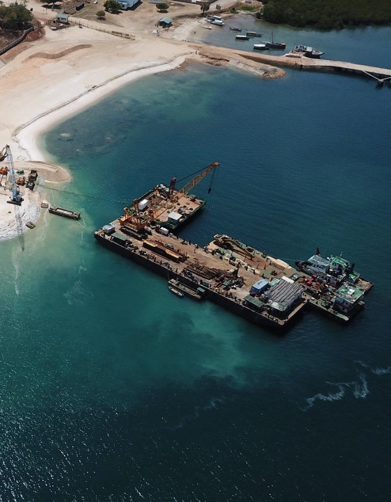 The construction of #Tanzania's first-ever fishing harbor will be completed in 2025 in Kilwa Masoko, boosting the country's fish catches in deep seas. The Chinese-built project, with the capacity to store 90 tonnes of frozen fish per day, has helped over 400 locals get jobs.