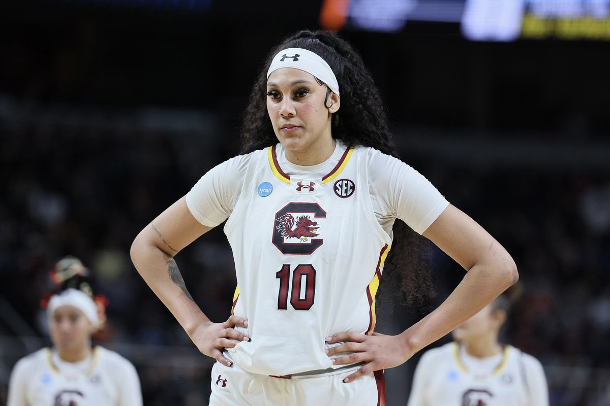 trendyhoopstars's tweet photo. We are less than 24 hours away from our first Final Four matchup between South Carolina and NC State!

Who do you have advancing to the NCAA Title Game? We want to hear your picks. Drop them below! ⬇️ https://t.co/5oD2fOiV1z
