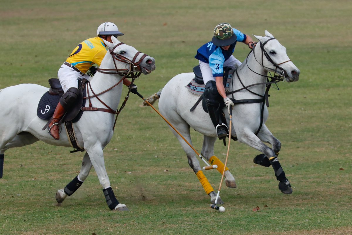 DeportesDCA's tweet photo. #DeportesDCA | El torneo Abierto Las Canchas marca el final de la temporada de polo en Guatemala, en el primer juego, Rancho Azul se impuso 5 - 4 La Misión. El sábado La Misión de enfrentará a Magnolia a las 10 de la mañana.

Vía: @Norvin_DCA https://t.co/rZP7hLlUDq