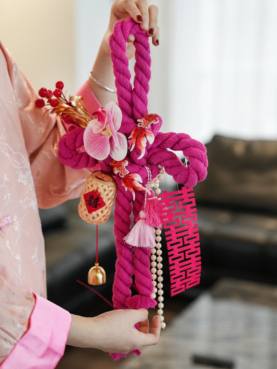 MulanWeddings's tweet image. Hang these pretty double happiness decorations for your wedding day #wedding #chinesewedding #vietnamwedding