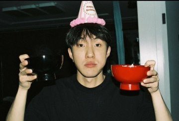 parkjayhouns's tweet photo. i’m genuinely happy for her. chaeyoung and zion t actually has that certain vibe that you can feel from them. they are both unique and i feel like that’s what made them click together. i hope they’re both happy in any way and pls respect their privacy ❤️ https://t.co/Qw9OA53xON