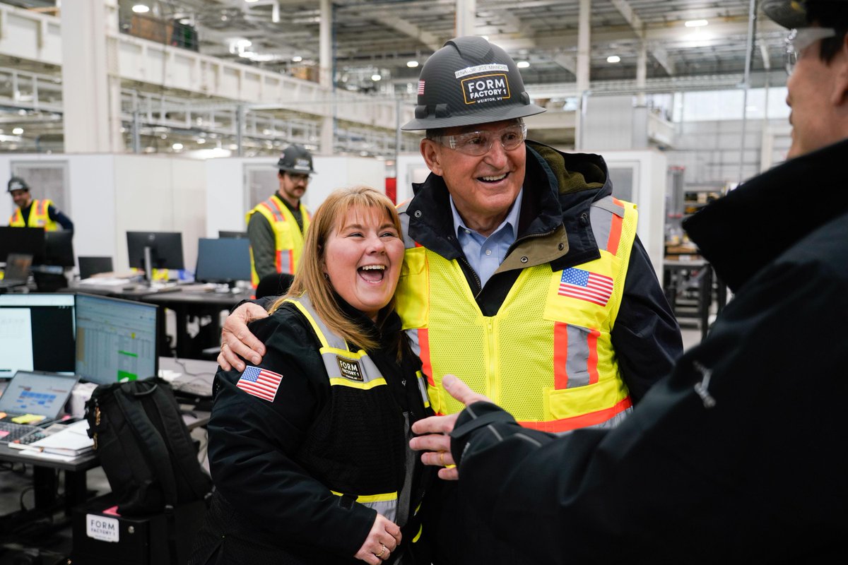 FormEnergyInc's tweet photo. It was a pleasure to host @Sen_JoeManchin today in Weirton, WV and give a tour of the latest construction progress on Form Factory 1!
Learn more about the Senator's visit and see the latest photos of the factory here: https://t.co/iUyZdHqylT
#FormFactory1 #MadeInAmerica #YesWV https://t.co/jsE7i5LjtS