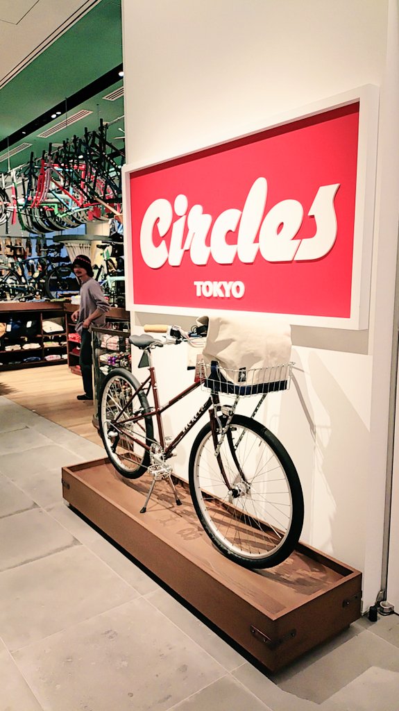 otk29erss's tweet image. 昨日はSSのお姉さまが上京するってことで、下僕たちが何年ぶり?!に集まりました。で、その呑み会前に、SSJとSSWCと大変お世話になったサークルズさんが東京進出ということで行ってきました。
やっぱり商品を目の当たりに出来るって良いですね。#SSWC #SSJ #Circles