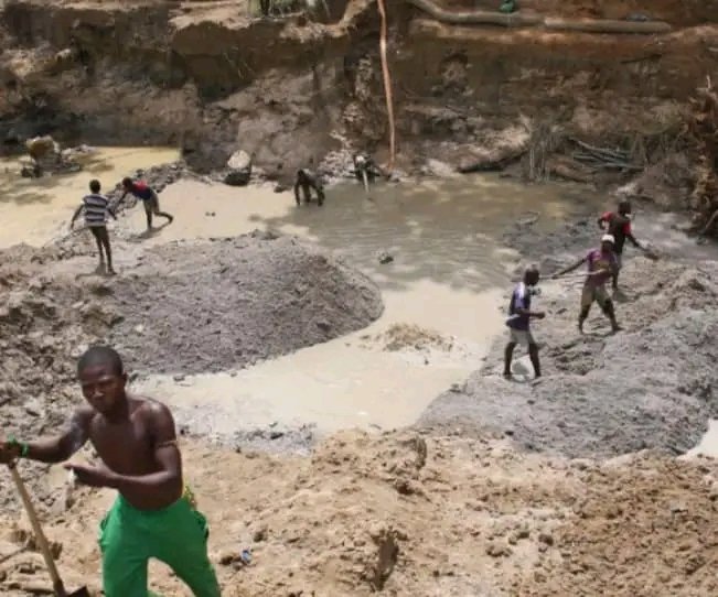 La société civile du secteur minier de la République Centrafricaine, plaide pour la levée totale de sanction sur les Diamants bruts Centrafricains.
