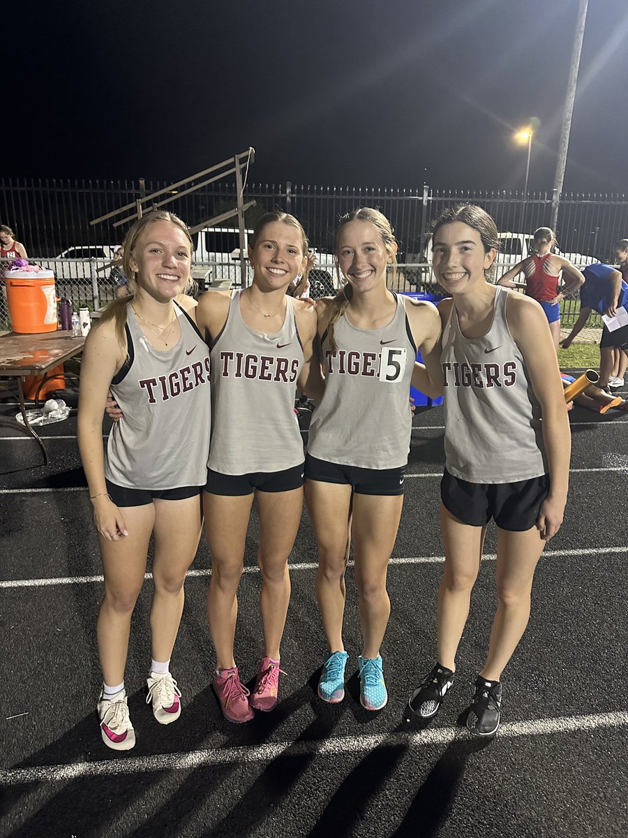 JV girls 4x4 have a huge comeback finish placing 3rd and are now DISTRICT JV TEAM CHAMPS!!! LETS GO LADIES 🐅🐅🐅