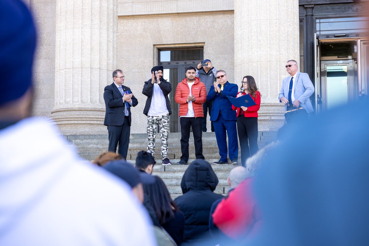 The NDP’s “One Manitoba” budget has failed two thousand Manitoba skilled workers. Our PC team spoke with some of those Manitobans at the Legislature today who protested all afternoon against the NDP’s negligent “right kind of immigrants” treatment of the MPNP program. #mbpoli