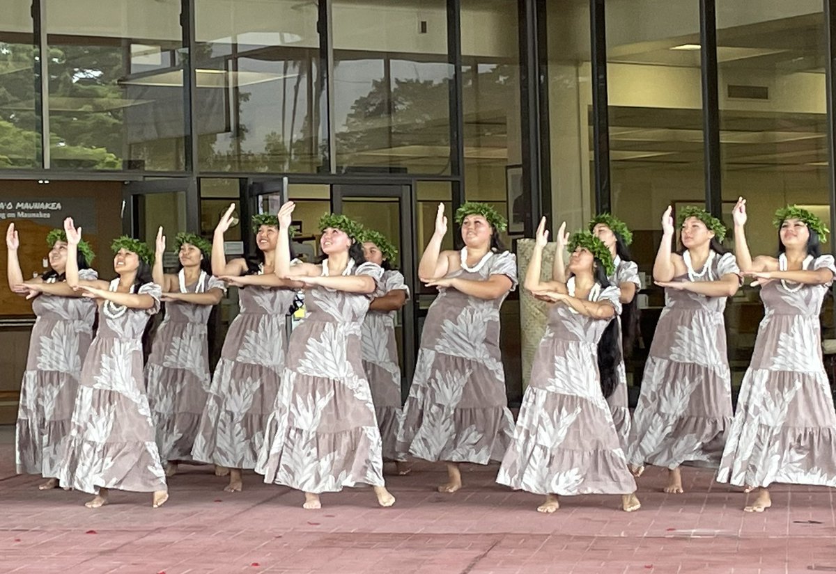 SylvieDahl's tweet photo. #MerrieMonarchWeek students from Lahainaluna High School performed at last night’s Ho’ike and today at @UHhilo Library lanai to honor their home. #MauiStrong #LahainaStrong #MerrieMonarch #Hilo #Hawaii #Hula https://t.co/85Vs1TQTsP
