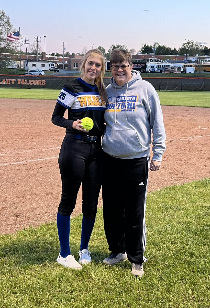 KamrynPermar's tweet photo. We had a great 7-1 win tonight. I had 14 s/o in the ⭕️ which led to pitching my 500th HS career strikeout! Playing against your friends makes for a great night! Back at it again tomorrow night!  @CarEliteNCorg @carolinaelitejw @Coachjosh8 @SportsTalk336 @JessicaW2025 https://t.co/2lARZFwWcX