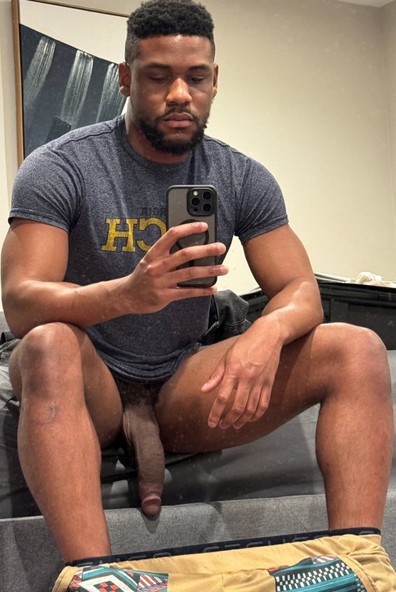 NegrosQueAmamos's tweet photo. Quer dar um pulo aqui, não?! 🍆 https://t.co/OlUXgfd79T