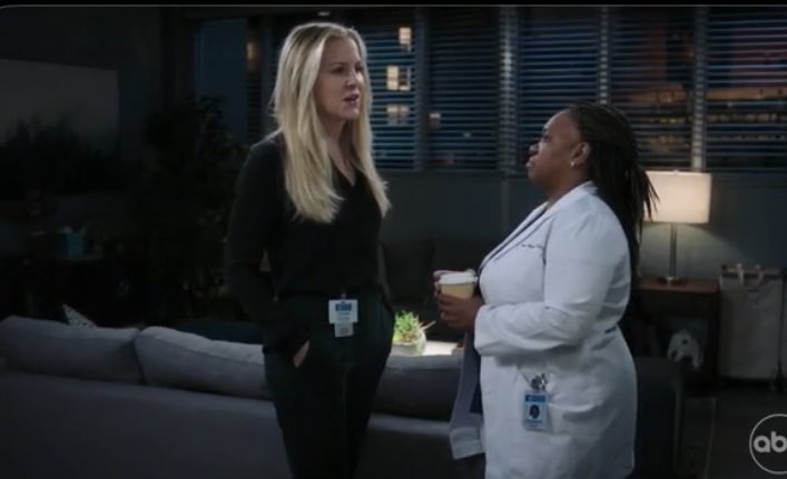 dearprepon's tweet photo. ARIZONA ROBBINS AND MIRANDA BAILEY YOU WILL ALWAYS BE FAMOUS!!!!!! #greysanatomy https://t.co/b5XuUXdKt0